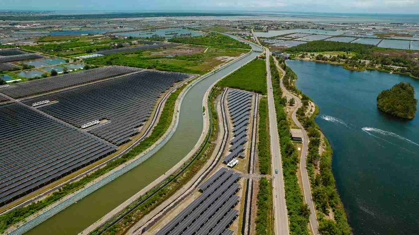 EBpay能源事业提供智慧能源管理、、、、太阳能监控管理、、全方位电厂建置及运维解决方案，，，，并拥有管理超过6000案场的经验