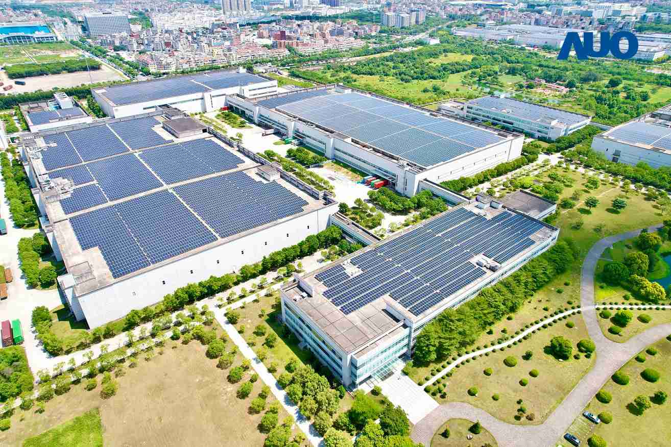 EBpay厦门推动智能制造同时，，，，透过绿电创能纵深推进绿色转型，，，，厂区全屋顶铺设太阳能光伏板，，，，每年太阳能发电 2,600多万度