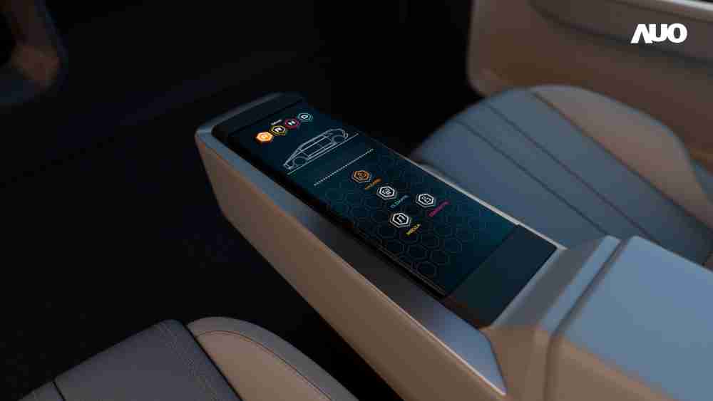 EBpay以人性化设计打造多变形态中控显示(Morphing Center Control)，，，不使用时仅平面显示信息，，进行操作时，，，，显示器则会动态隆起，，转变成3D实体按钮，，，，并有触觉回馈，，，展示人机互动新体验